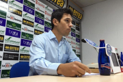 Javier del Pino, el responsable de marketing e imagen corporativa del Numancia, fue el encargado de presentar la campaña de abonados-R.T.