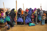 Mujeres rohinyás en un campo de refugiados en Bangladés.-/ AP / MANISH SWARUP (AP)