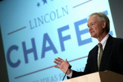 El senador Lincoln Chafee anuncia su candidatura a la nominación demócrata para las elecciones presidenciales de Estados Unidos del 2016.-Foto: AFP