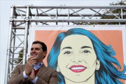 Albert Rivera, ayer en Tarragona, junto a un cartel de Inés Arrimadas.-EFE / ENRIC FONTCUBERTA