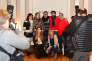 Óscar García pasó la mañana de ayer en un maremagnum de familiares, amigos, medios y alegría.-ÁLVARO MARTÍNEZ