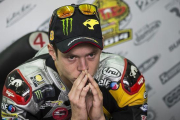 El actual campeón de Moto2, Tito Rabat, pensativo antes de la carrera.-MIGUEL LORENZO