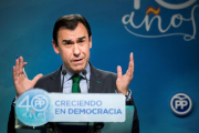 El coordinador general del PP Fernando Martínez-Maillo durante la rueda de prensa.-/ LUCA PIERGIOVANNI (EFE)