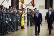 El ministro del Interior, Jorge Fernández Díaz, en el acto de entrega de despachos a tenientes de la Guardia Civil, este lunes en Aranjuez.-EFE / VÍCTOR LERENA