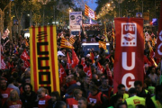 Imagen de archivo de la manifestación por Paseo de Gracia durante la huelga general del 2012, convocada contra la reforma laboral del PP.-JULIO CARBÓ (EL PERIÓDICO)
