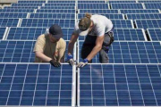 Instalación de paneles solares.-EL PERIÓDICO