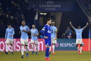 Los jugadores del Manchester City celebran la victoria en Alemania.-AP