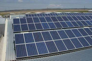 Planta fotovoltaica en un polígono industrial.-EL PERIÓDICO