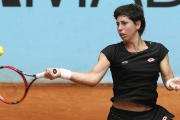 La tenista española Carla Suárez en la primera ronda de torneo Mutua Madrid Open.-Foto:   EFE / CHEMA MOYA