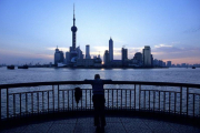 La ciudad de Shanghái y sus rascacielos.-FRILET Patrick / hemis.fr