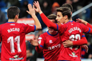 Los jugadores numantinos celebran uno delos dos goles de Guillermo en el Bernabéu.-Área 11