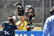AFP / GIUSEPPE CACACE  Johann Zarco celebra su victoria en el circiuto de Mugello, este domingo.-AFP