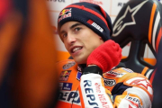 Marc Márquez se protege del frío en Australia.-ALEJANDRO CERESUELA