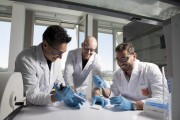 Miembros del grupo Bioforge en las instalaciones del edificio LUCIA de la Universidad de Valladolid.-PHOTOGENIC