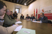 El director general de Carreteras e Infraestructuras, Luis Alberto Solís, se reúne con los alcaldes de Lanzahíta, Casavieja, Pedro Bernardo, Mijares y Gavilanes para informar sobre la depuración de aguas residuales-Ical