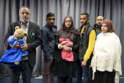 Las familias de las tres escolares londinenses que han viajado a Siria.-Foto: AFP