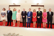 Foto de familia del equipo de Gobierno tras el acto de toma de posesión de los consejeros-Ical