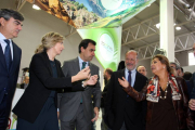 La consejera de Cultura y Turismo, Alicia García, visita el expositor de Zamora junto al presidente de la Diputación, Fernando Martínez Maíllo, y a la alcaldesa de Zamora, Rosa Valdeón, durante la inauguración de la feria Intur 2014-Ical