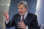 El ministro Méndez de Vigo durante la rueda de prensa del Consejo de Ministros-EFE / EMILIO NARANJO