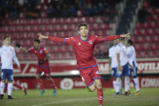 Carlos Gutiérrez celebra un tanto con la camiseta del Numancia.-MARIO TEJEDOR