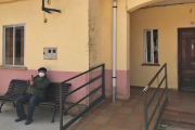 El consultorio médico de Rioseco de Soria, ayer, cerrado. HDS