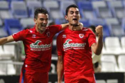 El Numancia pone fin así a seis semanas sin conocer el triunfo y sale de la zona de descenso tras completar un gran encuentro.
El equipo de Juan Antonio Anquela se adelantó en el marcador a los dos minutos de partido al conectar Sergi Enrich u n testarazo en el área tras el saque de una falta lateral de Julio Álvarez que superó por la escuadra a Dani Sotres. El gol fue un duro mazazo para el exequipo del delantero balear, que pidió perdón a la que fue su afición. El Decano pudo empatar al cuarto de hora del partido en una contra comandada por Joselu Moreno, que cedió en la frontal a Montoro, cuyo disparo detuvo Munir.