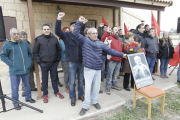 Puños en alto y banderas rojas para recordar a Marcelino Camacho.-LUIS ÁNGEL TEJEDOR
