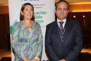 La consejera de Agricultura y Ganadería, Milagros Marcos, clausura la jornada sobre fertilización sostenible de cultivos, organizada por Pepsico. Junto a ella, Ángel Alonso, de Pepsico-Ical