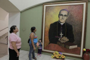 Retrato del arzobispo de San Salvador, Oscar Arnulfo Romero.-EFE / ROBERTO ESCOBAR