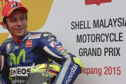 Valentino Rossi, tras la cualificación del GP de Malasia, en el circuito de Sepang.-EFE / FAZRY ISMAIL