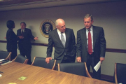 Bush y Cheney durante el gabinete de emergencia.-Foto: REUTERS