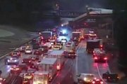 Imagen del convoy accidentado sobre la a utopista de Dupont.-EL PERIÓDICO
