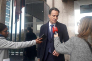 El abogado del kamikaze de la M-50, Alberto López, en la Audiencia de Madrid.-