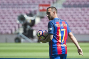 Paco Alcácer, durante su presentación oficial como jugador del Barça en agosto.-JORDI COTRINA