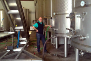 El responsable del vino Camino Soria, José Luis Sanz, en la bodega de elaboración en Aranda de Duero. -