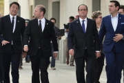 De izquierda a derecha, el 'premier' italiano, Matteo Renzi, y su homólogo maltés, Joseph Muscat; el presidente francés, François Hollande, y el primer ministro griego Alexis Tsipras , en Atenas, este viernes.-AFP / LOUISA GOULIAMAKI
