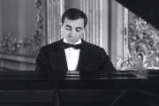 Aznavour, en Tirad sobre el Pianista-