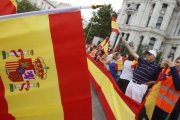 Manifestantes anti 1-O en Madrid.-EL PERIÓDICO (EFE)