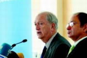 El presidente de Colonial, Juan José Bruguera (izquierda), y el consejero delegado, Pere Viñolas.-RICARD CUGAT