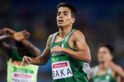 El argelino Baka se impone en los 1.500 metros de los Juegos Paralímpicos en la categoría de discapacitados visuales más leve.-AP / BOB MARTIN