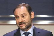 El ministro de Fomento, José Luis Ábalos.-HDS