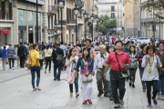 Afluencia de público en una jornada comercial en Portal de l'Àngel de Barcelona.-JOAN CORTADELLAS