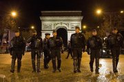 Patrullas policiales en los Campos Elíseos.-AP / Francois Mori / AP
