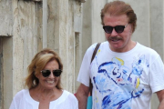 La periodista Maria Teresa Campos y el humorista Edmundo Arrocet, en Marbella, en una foto de archivo.-
