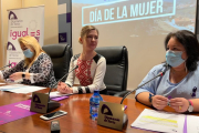 María José Jiménez, Natalia Kovalova y Eva Muñoz en la Diputación. HDS