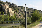 Imagen de la ermita de San Saturio. / VALENTÍN GUISANDE-