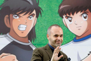 Iniesta inaugura en Tokio una estación dedicada a la serie Oliver y Benji.-SHINJI KITA (AP / VÍDEO: EFE)