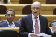 El ministro de Hacienda, Cristóbal Montoro, en el Congreso.-Foto: EFE / CHEMA MONTOYA