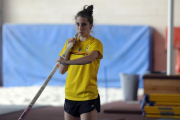 Carla Franch tiene la mejor marca en la prueba de pértiga.-VALENTÍN GUISANDE