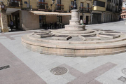 Imagen del monumento de los Doce Linajes./ V. G.-